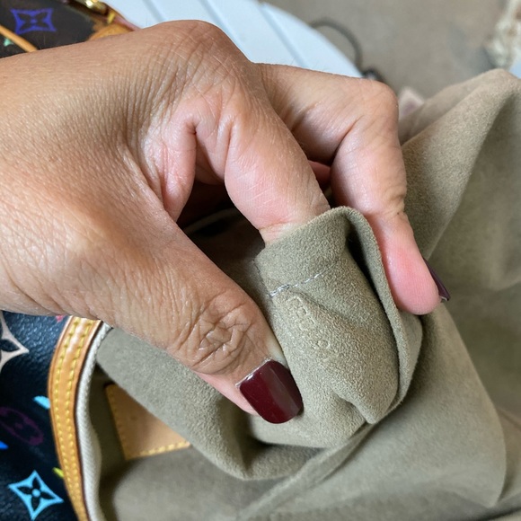 SOLD Authentic Louis Vuitton Greta - Picture 15 of 16